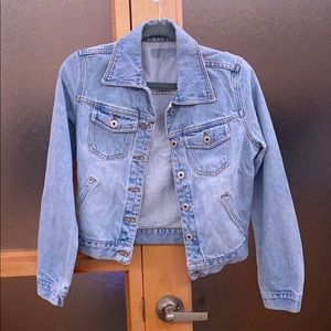 Cropped denim jacket